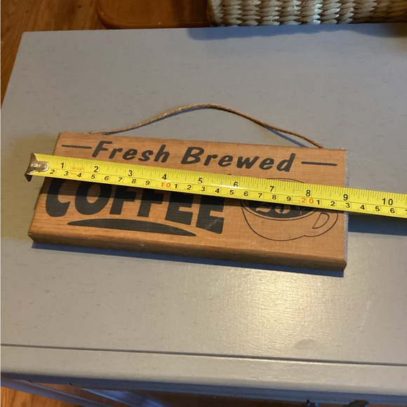 Fresh brewed coffee 25 cents sign. - Picture 4 of 6